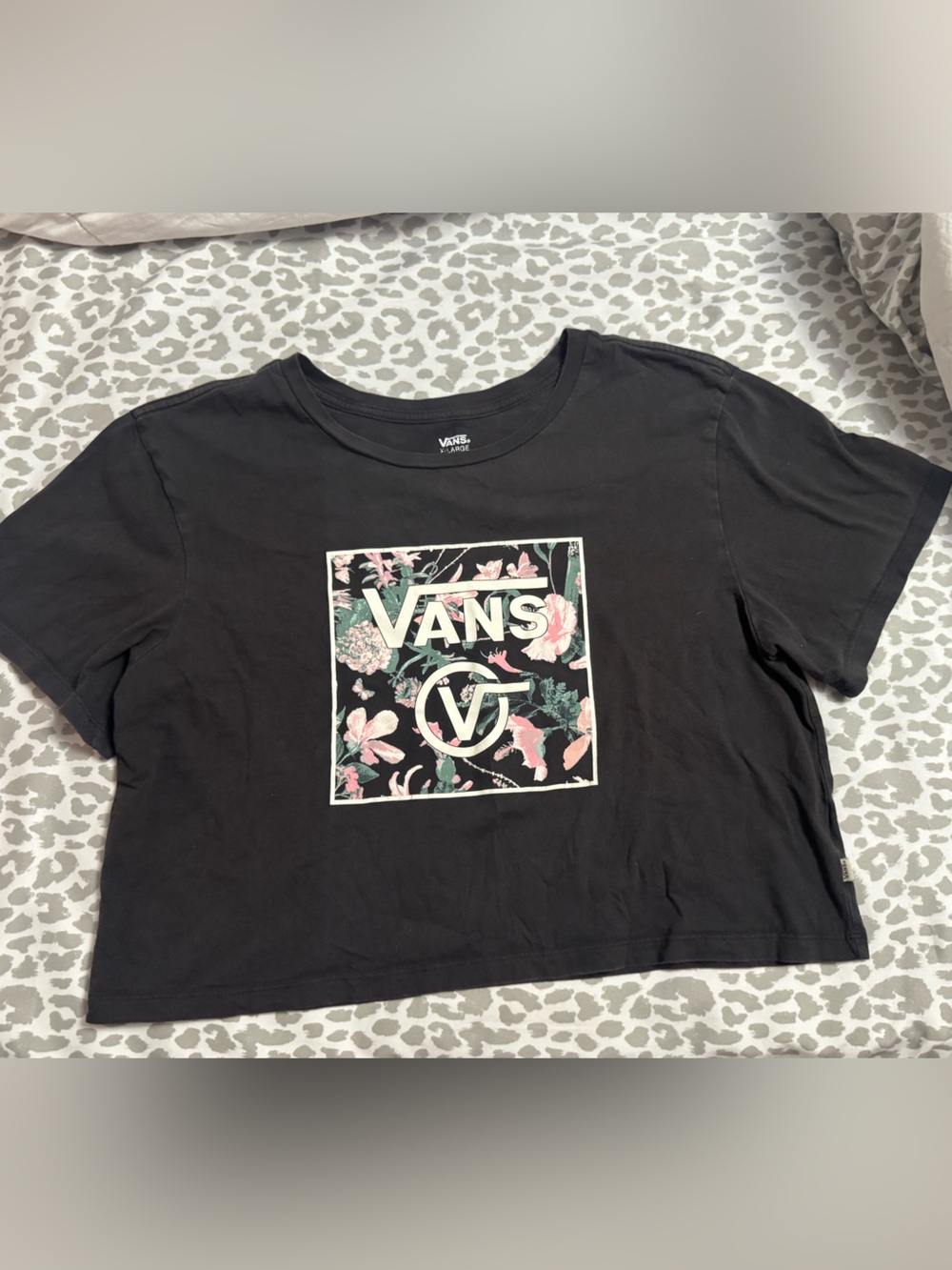 Vans Black Short-Sleeve Floral Logo Crop - Picture 1 of 3